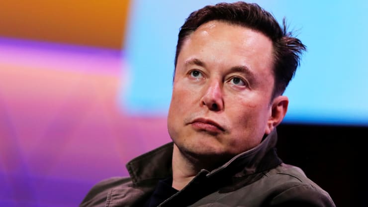 Tesla could see shares reverse in the fourth quarter, says major bear who has a $300 target on the stock