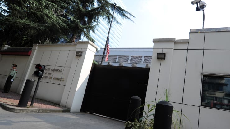 China orders the U.S. to close the consulate.