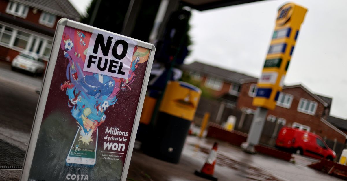 Britain begs drivers: Don’t catch historical water bottles with fuel at fuel stations