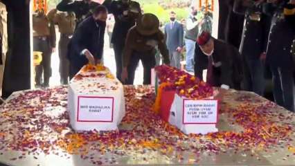 Mortal remains of CDS General Bipin Rawat, partner reach Brar Sq. crematorium for closing rites