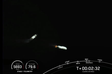 SpaceX ground camera displays cold photos of rocket separation