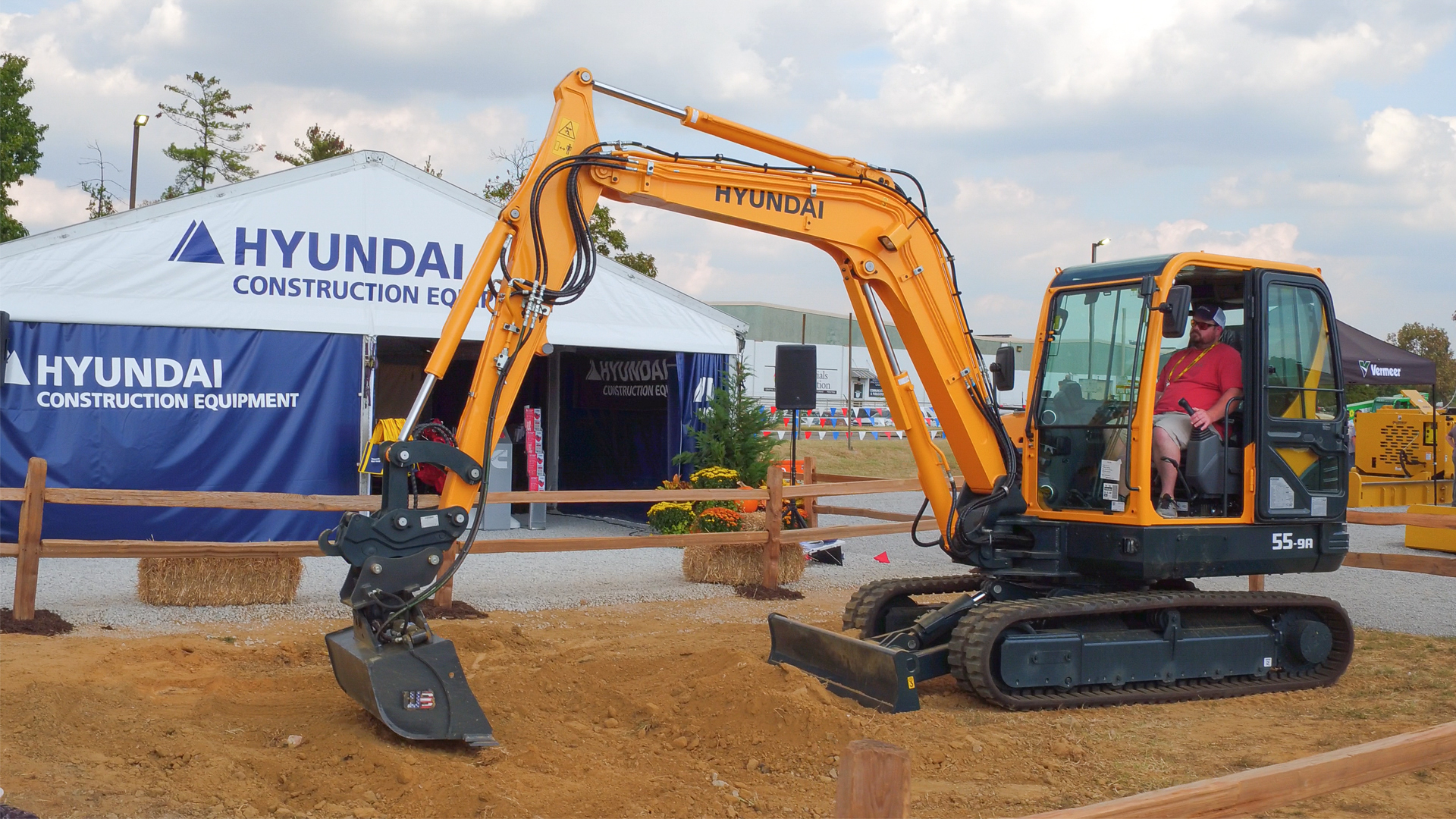 2021 Utility Expo Equipment Demo and YouTube Meet & Greet -Hyundai Gross sales position K341