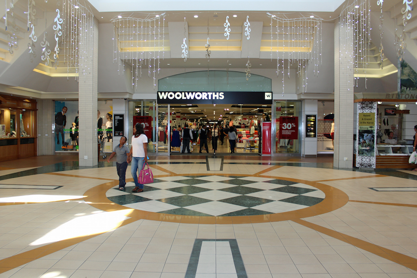 Market Movers: Woolworths, Naspers and Gold