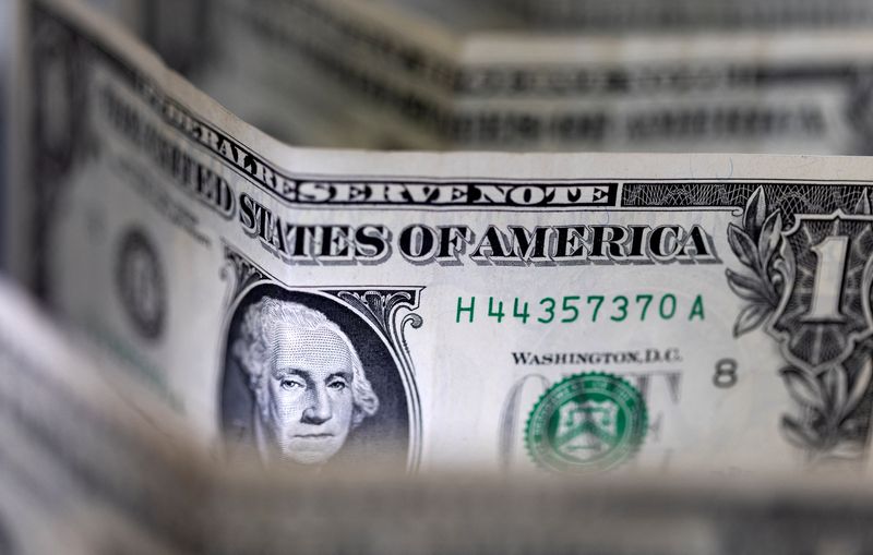 U.S. money market funds eye large inflows as Ukraine struggle intensifies