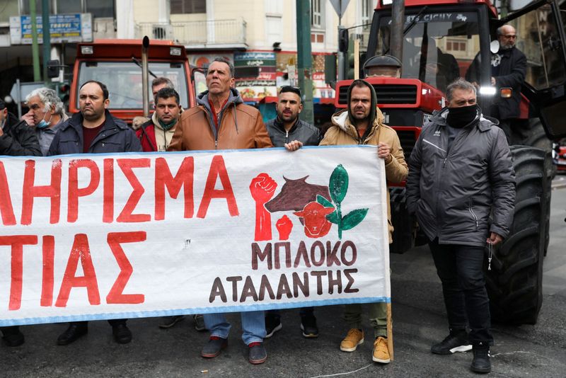 Greek farmers on tractors advise ‘unbearable’ fuel, fertilizer costs