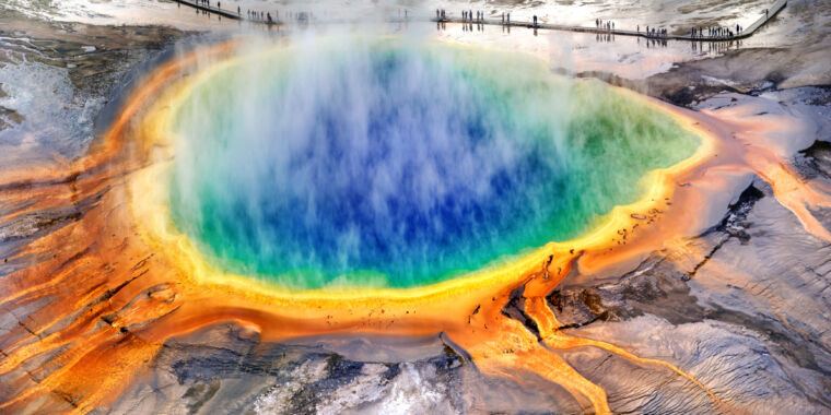 A new describe of the brand new water below Yellowstone’s geysers