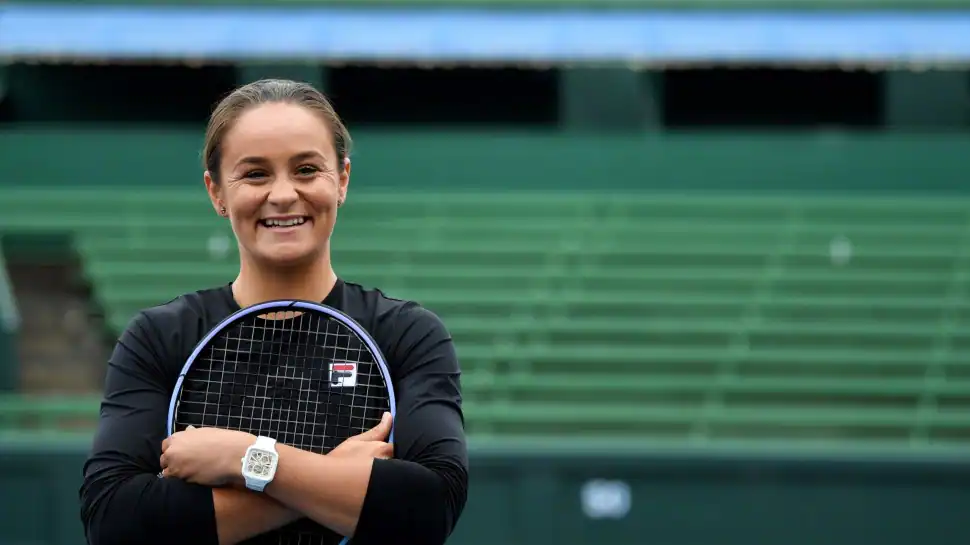 World No. 1 Ashleigh Barty announces shock retirement from expert tennis