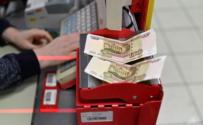 Russian cenbank says needs rouble price to make certain by market