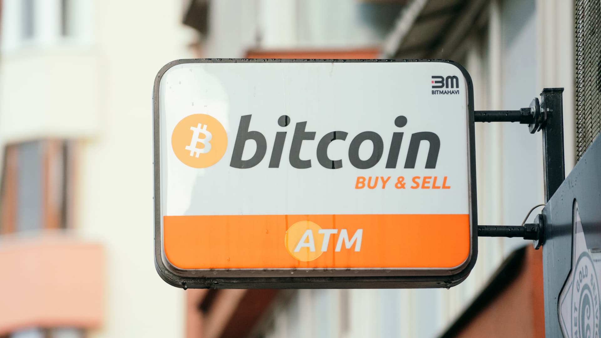 Bitcoin sinks under $20,000 as crypto meltdown intensifies