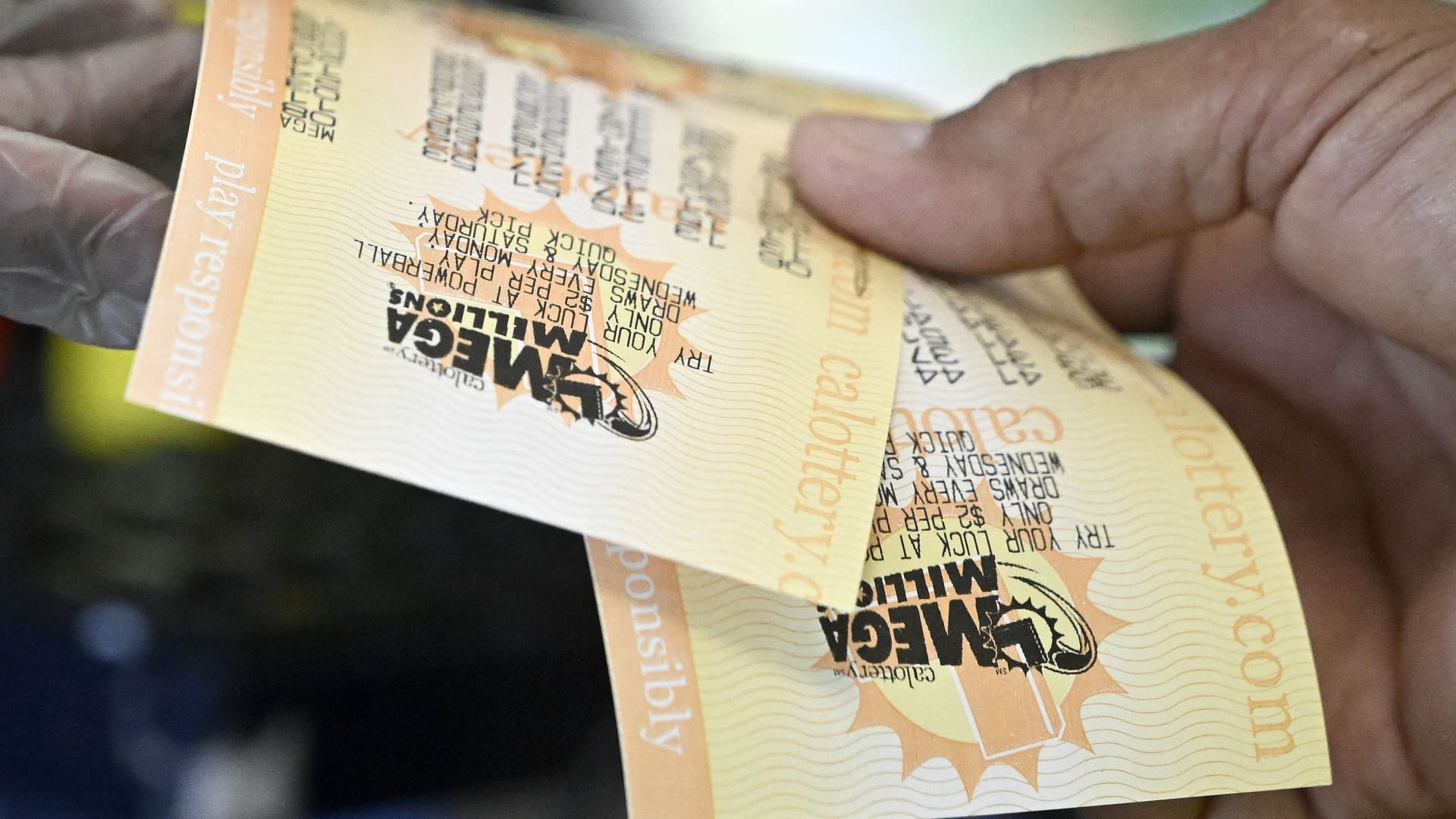Someone in Illinois won the $1.337 billion Mega Hundreds of hundreds jackpot—the third-ideal lottery prize in U.S. historic previous