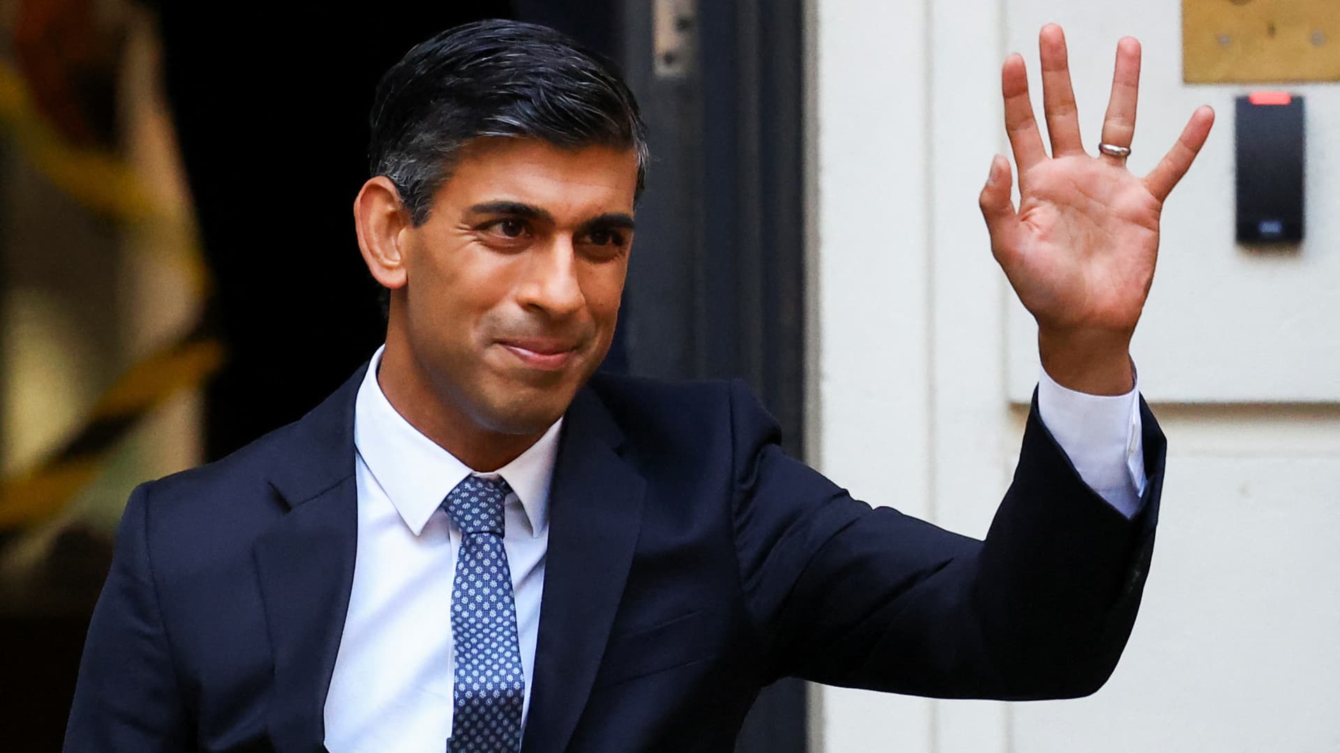 New UK PM Sunak delays highly anticipated spending thought to mid-November