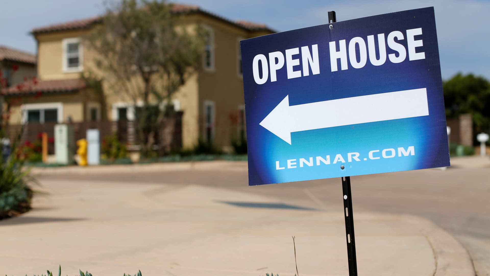 Shares making the greatest strikes after hours: Lennar, First Republic, Western Alliance and more