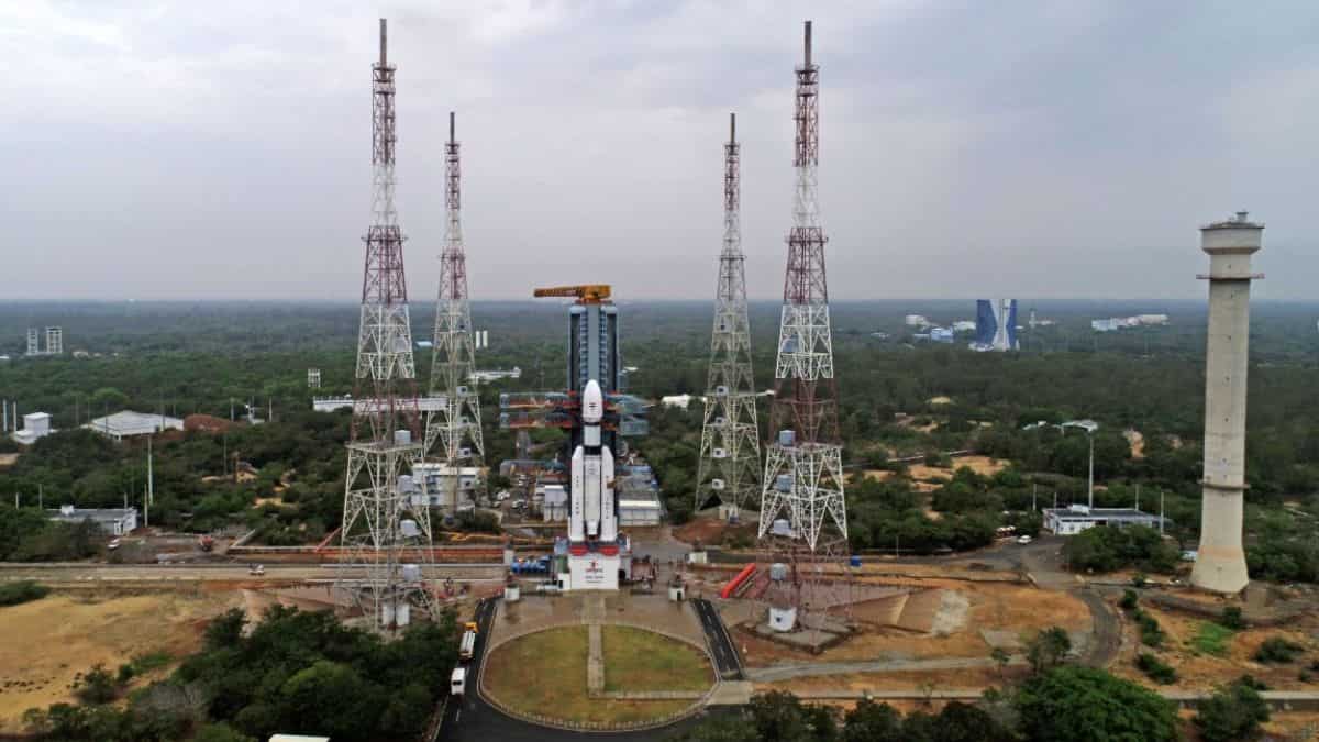 ISRO earns $137mn as PM Modi requested ISRO to commence OneWeb satellites: OneWeb chairman