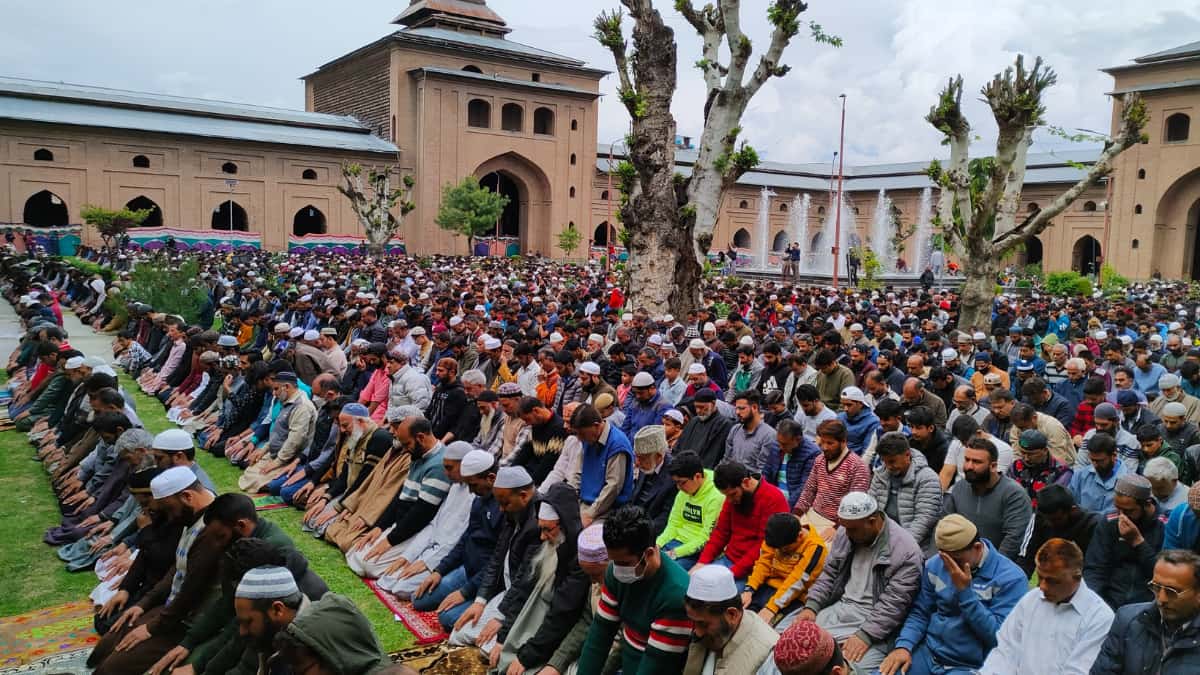 Kashmir Valley witnesses one among most composed Ramadan in 3 decades