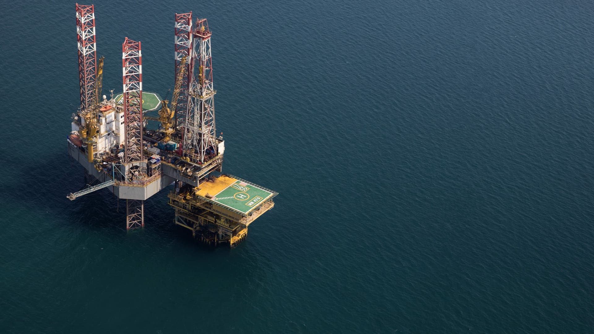 Oil big Saudi Aramco posts 19% fall in first-quarter revenue