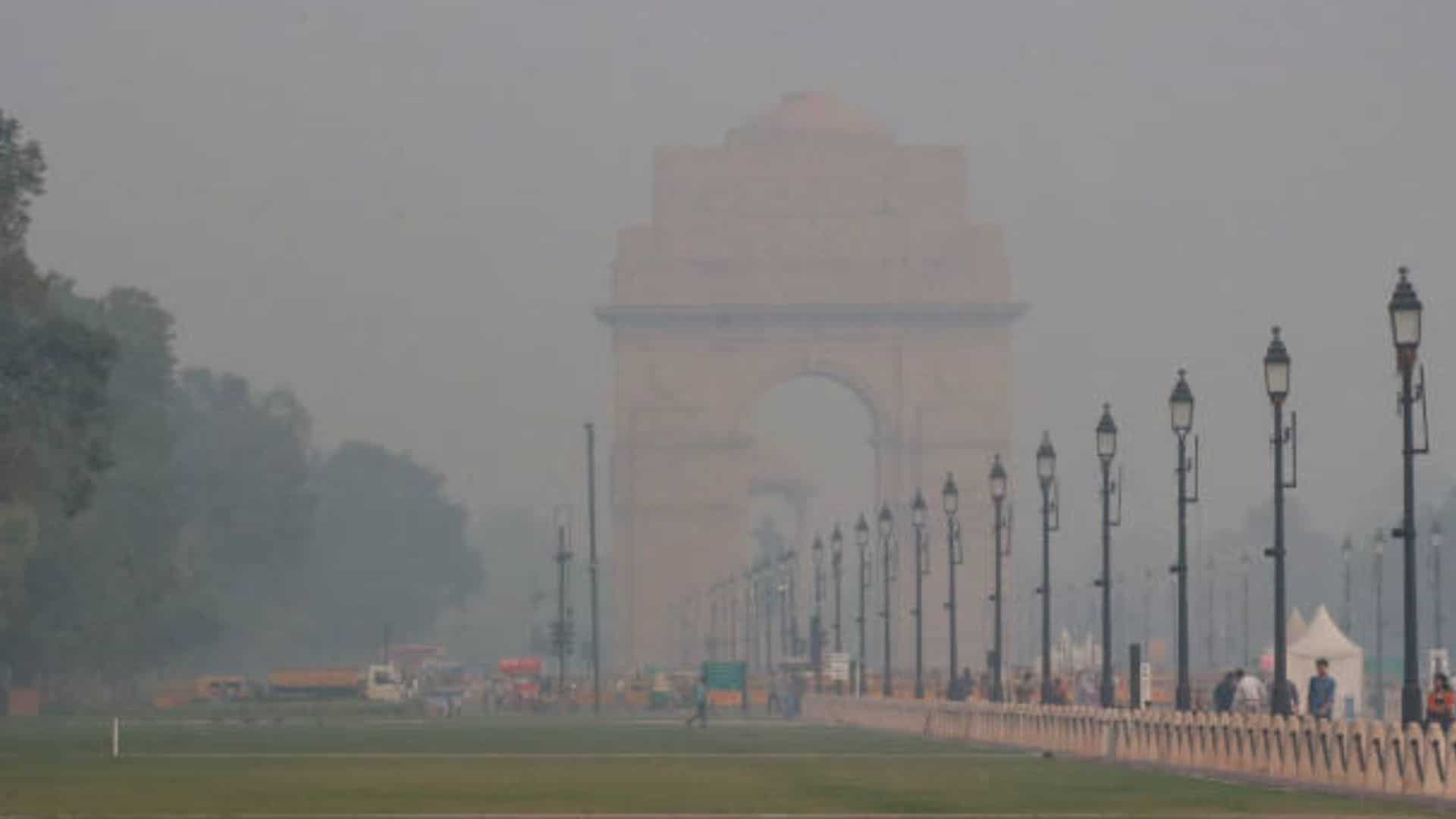 Delhi air quality: Mud winds lengthen air pollution ranges, gash reduction visibility