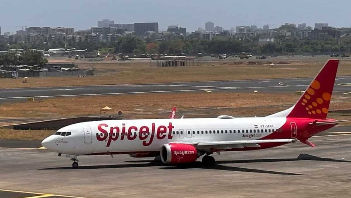 India: SpiceJet plans to induct ten Boeing 737 plane starting September