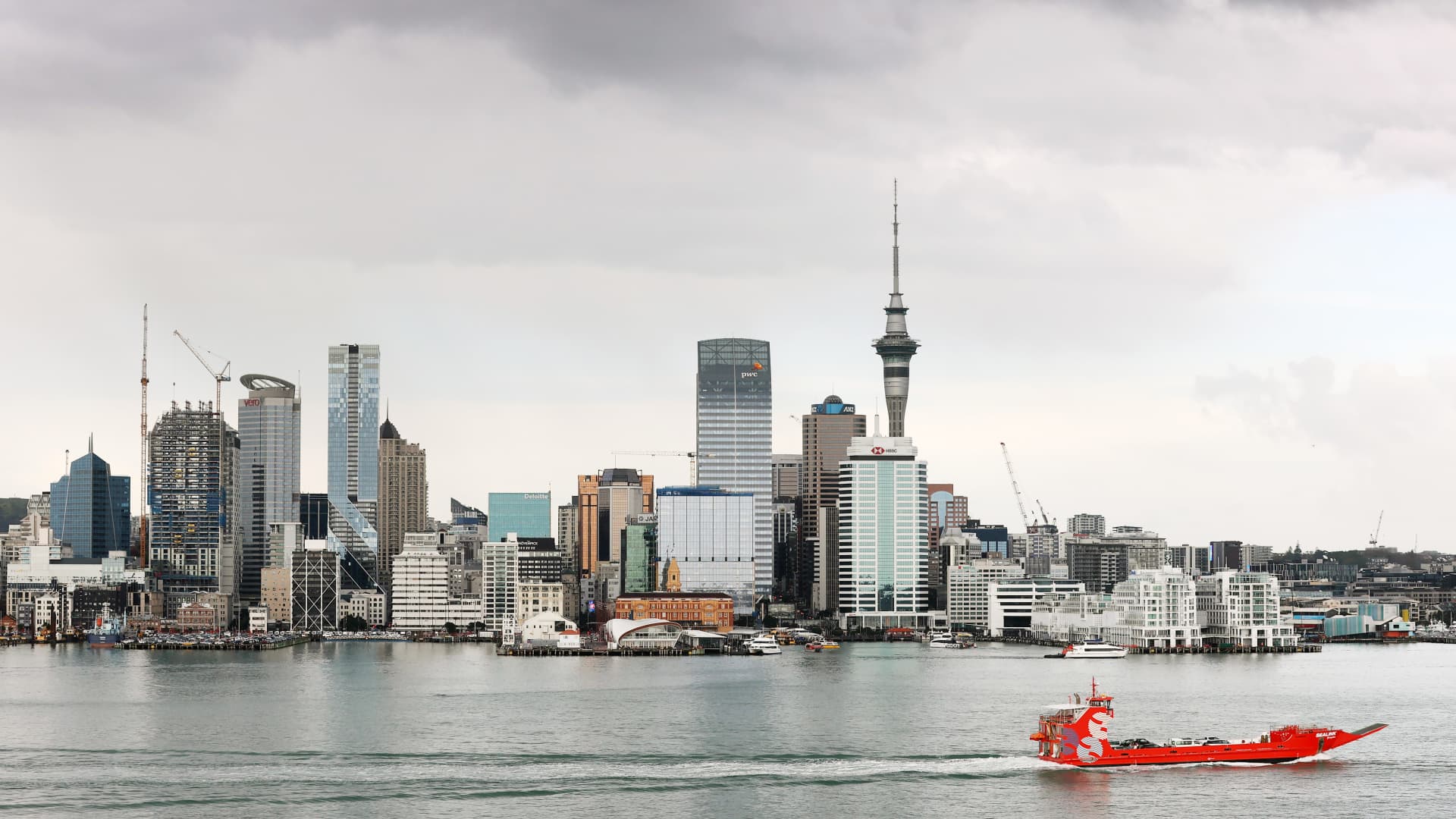 Novel Zealand enters technical recession after economic system shrank 0.1% in the principal quarter