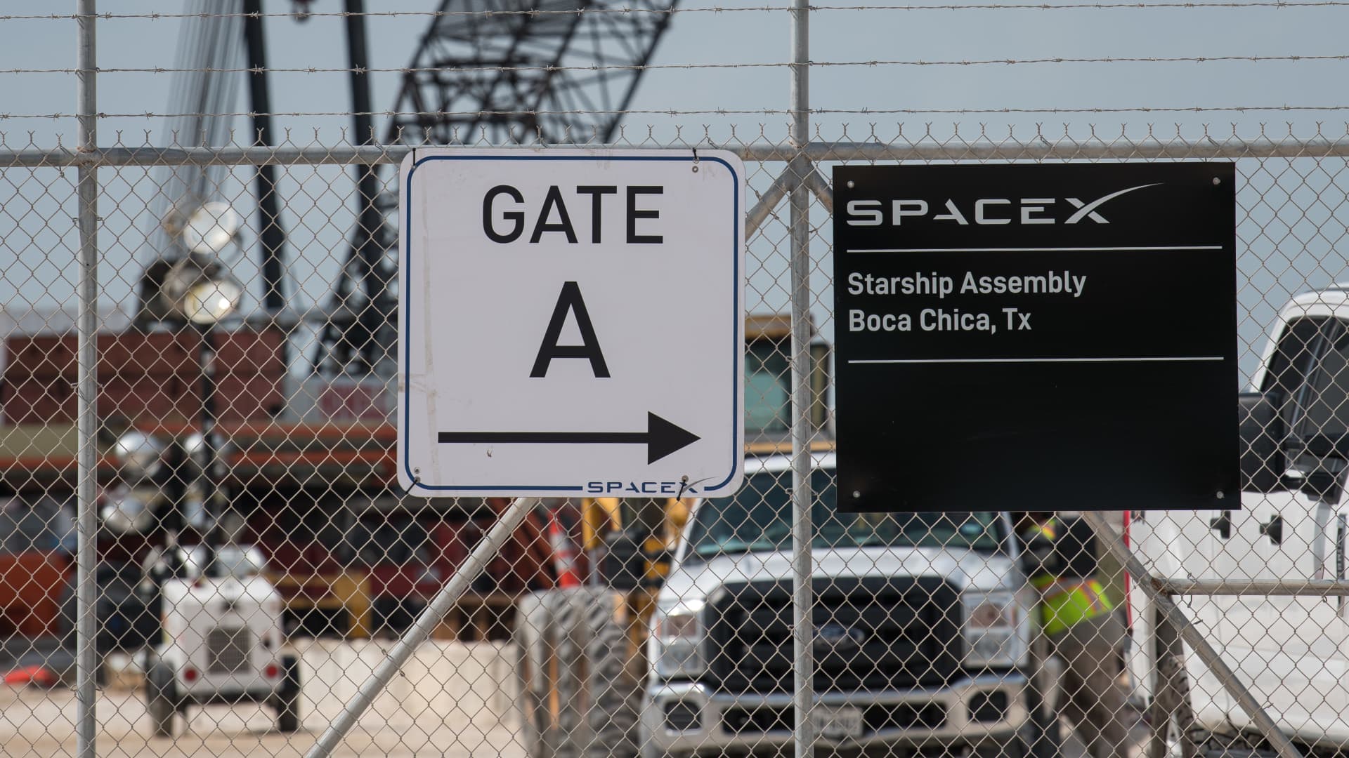 SpaceX hasn’t obtained environmental permits for ‘flame deflector’ arrangement it’s testing in Texas