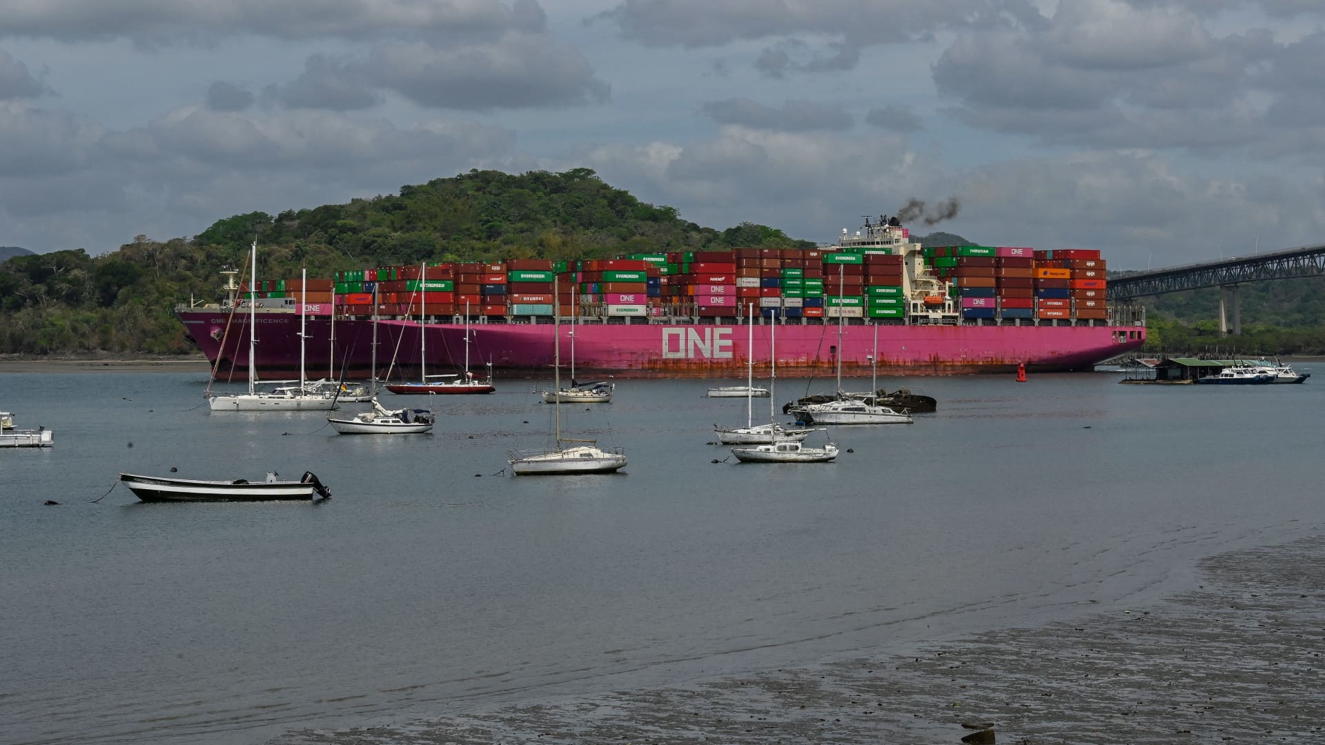 ‘Here goes to internet worse earlier than it will get better’: Panama Canal pileup on account of drought reaches 154 vessels