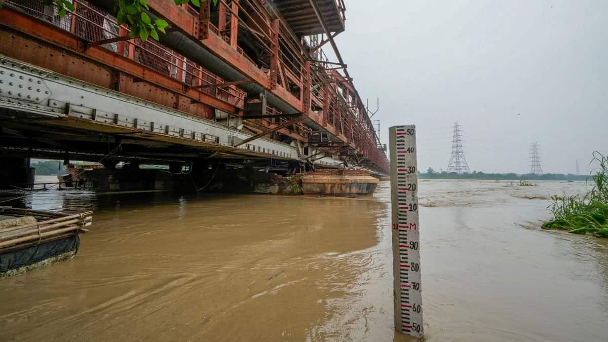 India: Yamuna water level crosses warning designate again, raises flood prospects in Delhi