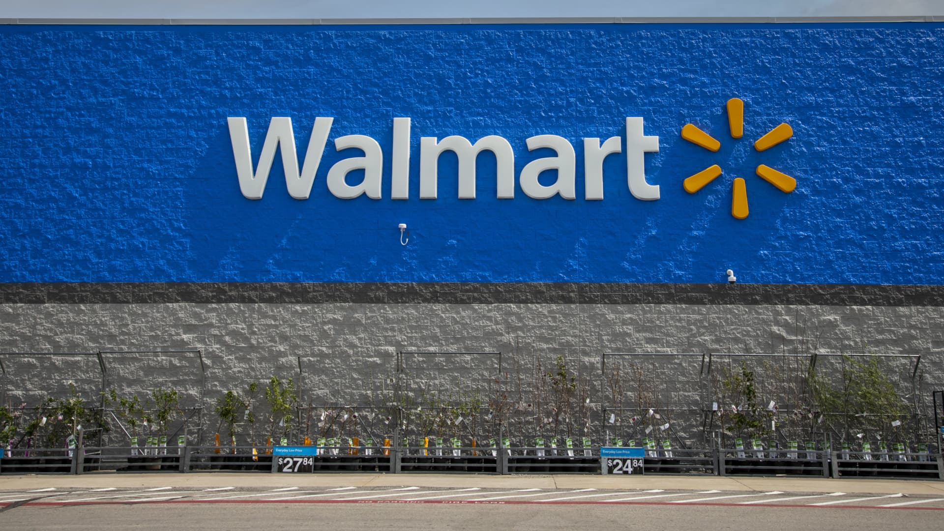 Walmart will file earnings sooner than the bell — right here’s what to predict