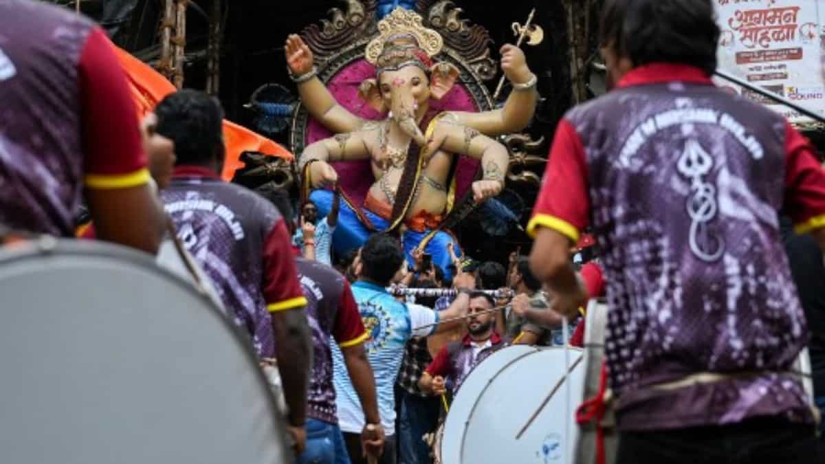 Ganesh Chaturthi 2023: Verify date, significance, auspicious time and wishes to ship to your loved ones contributors