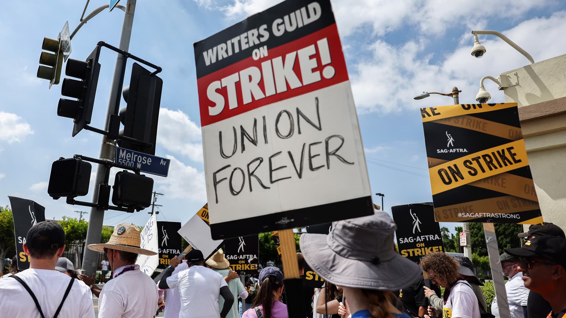 Hollywood writers strike to stay on Wednesday as WGA, AMPTP finalize labor contract