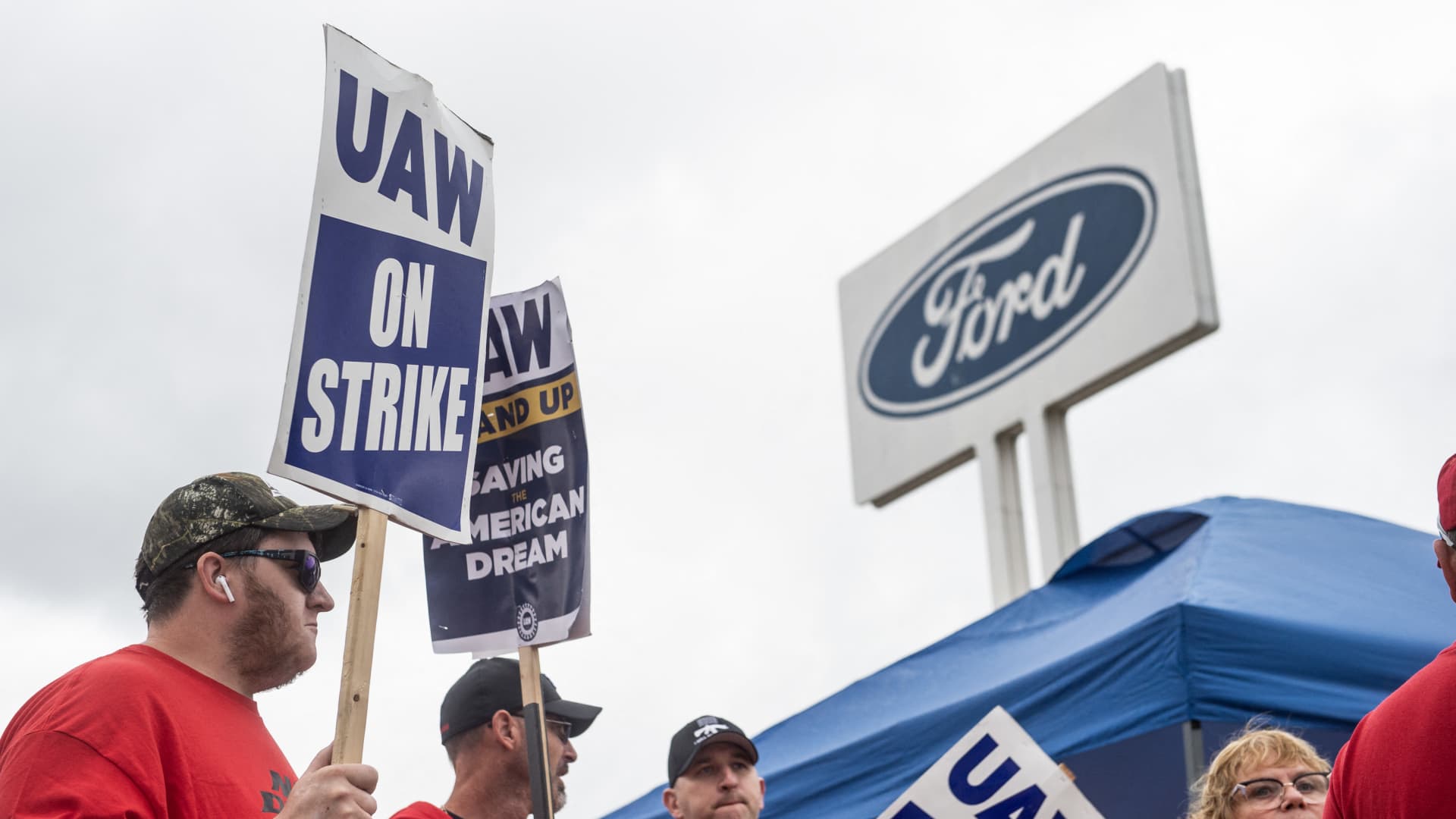 Ford CEO says UAW is ‘holding the deal hostage’ over EV battery vegetation