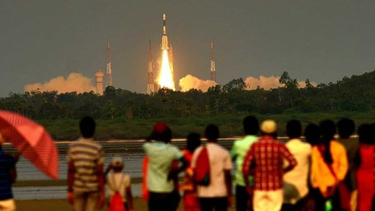 India: ‘We wait on rob India to house but ample trains build no longer cease for us’, advise Spaceport personnel