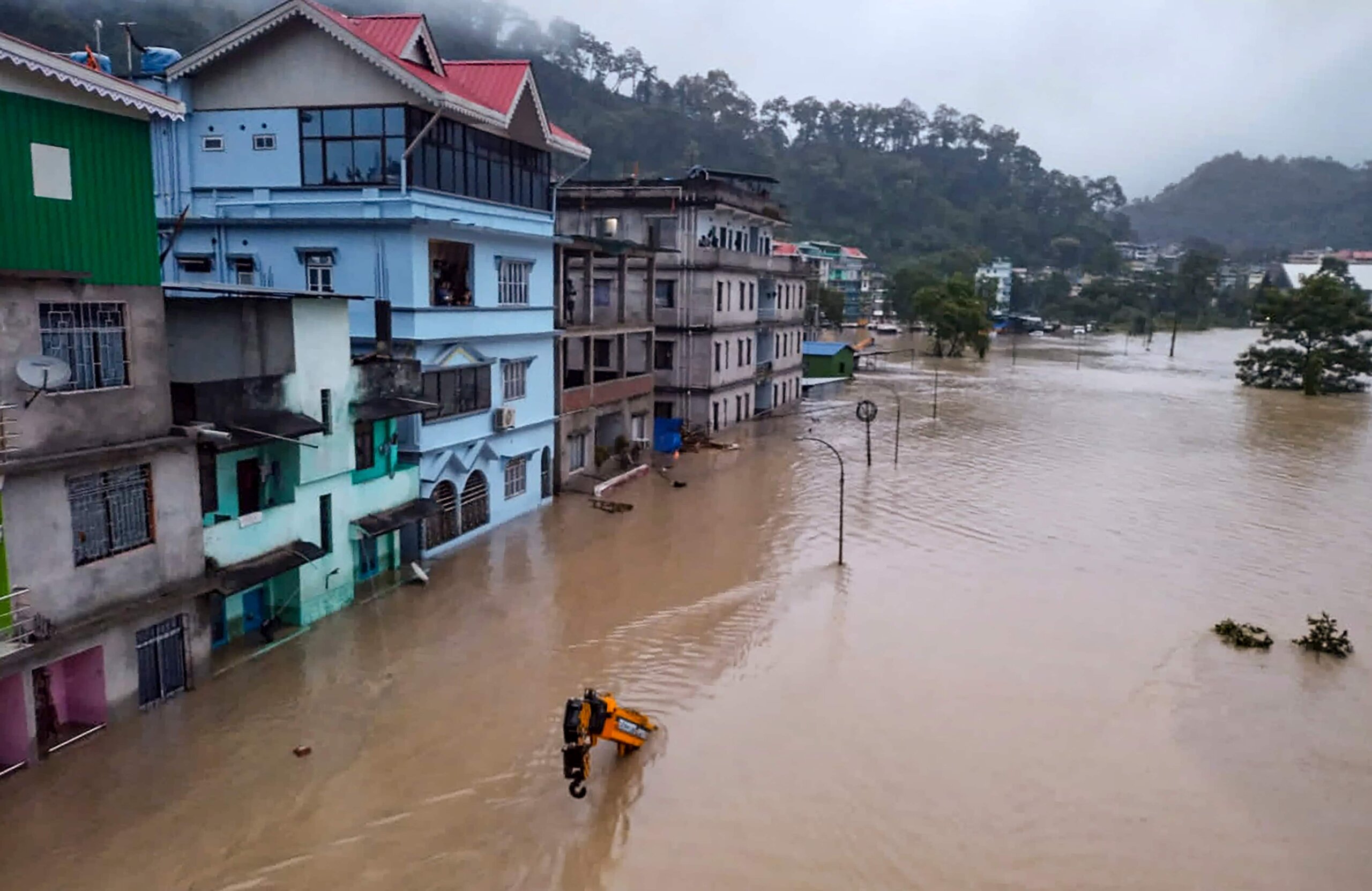 Sikkim flood: 14 pointless, above 100 missing, 7,000 tourists stranded; evacuation to originate today time