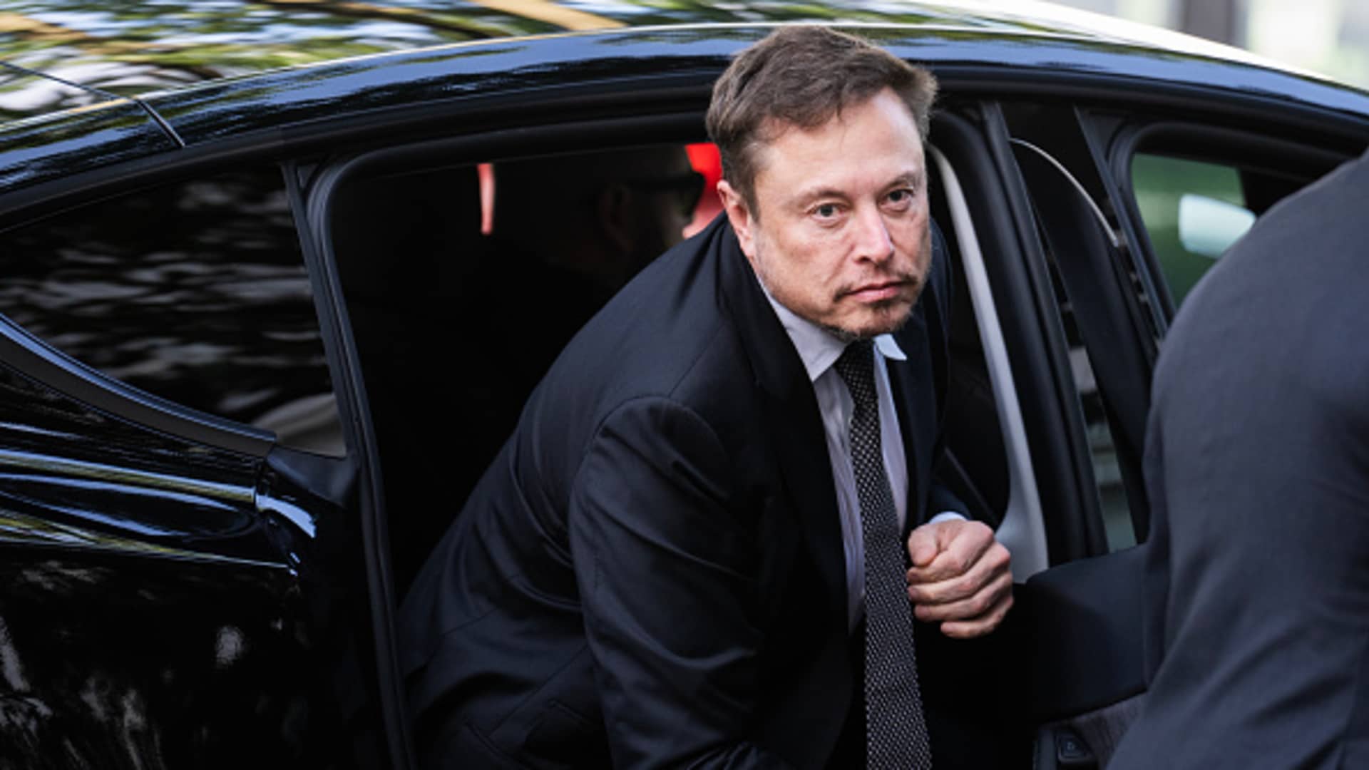 SEC sues to power Elon Musk to testify in Twitter probe