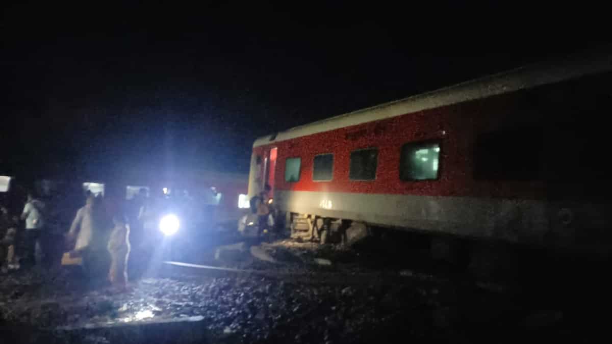India: Prepare derailment in Bihar verbalize kills four, 100 injured