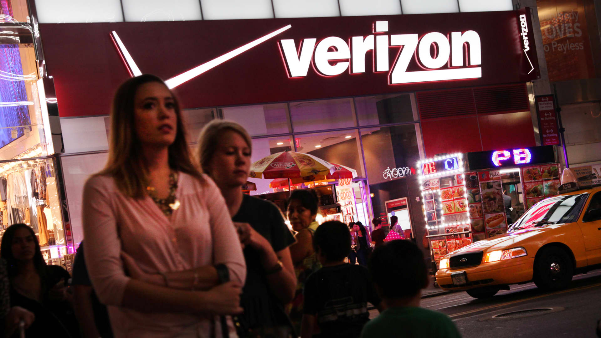 Verizon stock soars in direction of its handiest day in almost 15 years