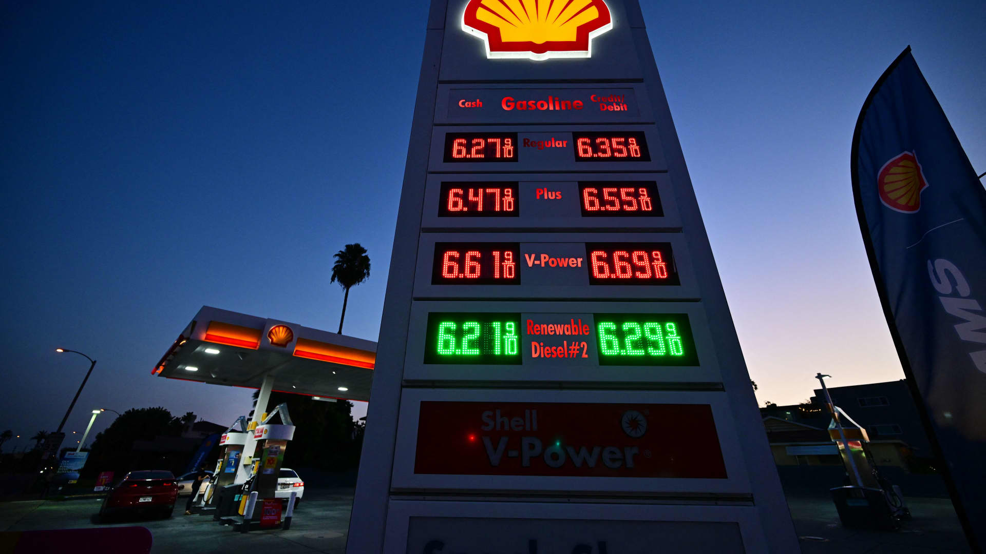 Shell posts $6.2 billion third-quarter income, declares $3.5 billion portion buyback