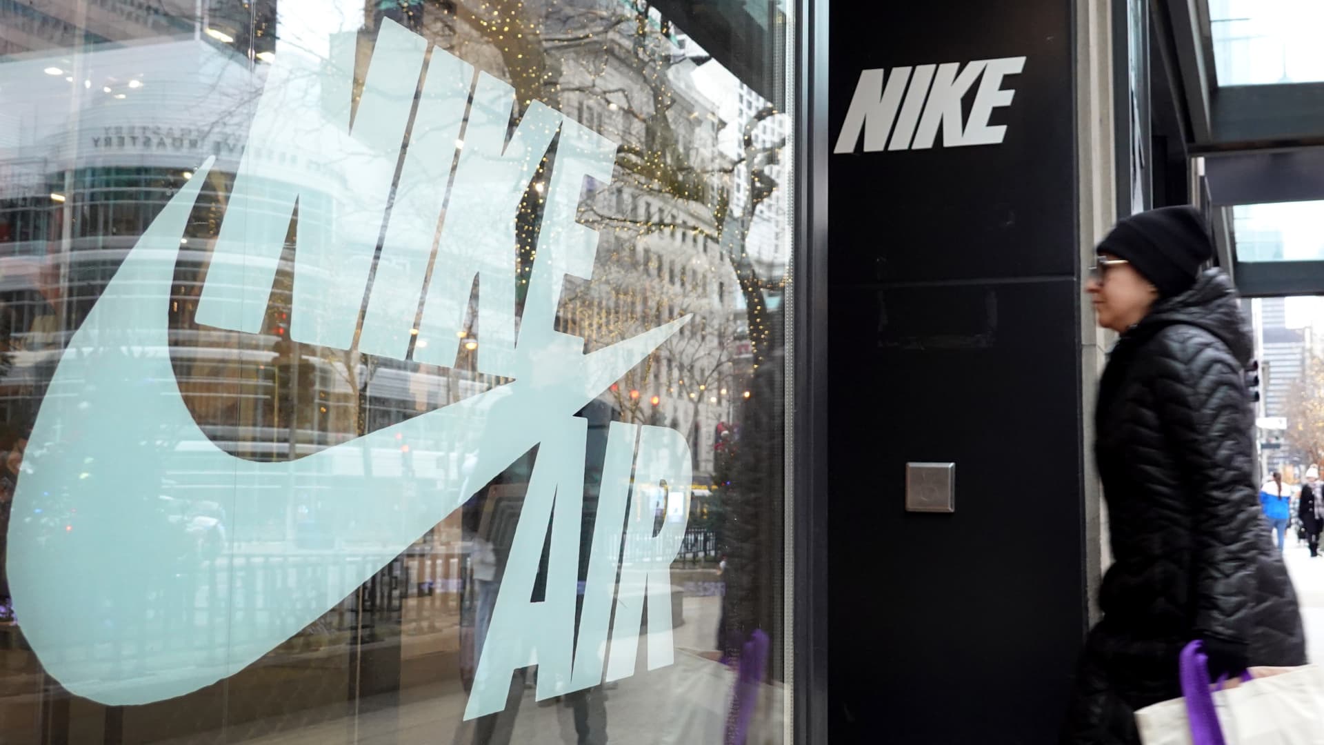 Nike sinks 10% after it slashes sales outlook, unveils $2 billion in impress cuts