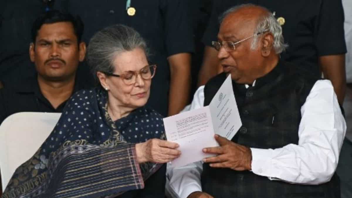 Sonia Gandhi’s broken-down letter to Pope goes viral after she declines Ram temple inauguration invite