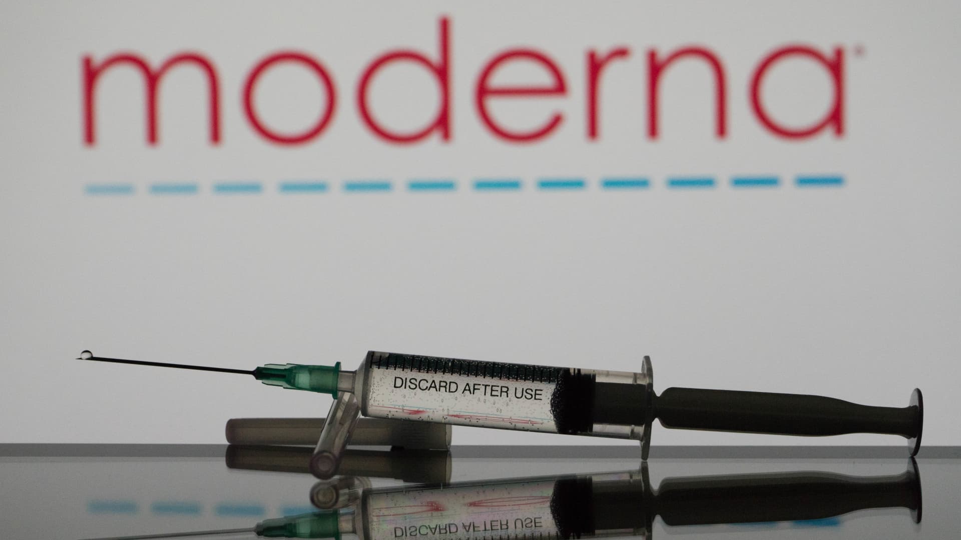 Moderna posts shock quarterly profit whilst Covid vaccines gross sales plummet