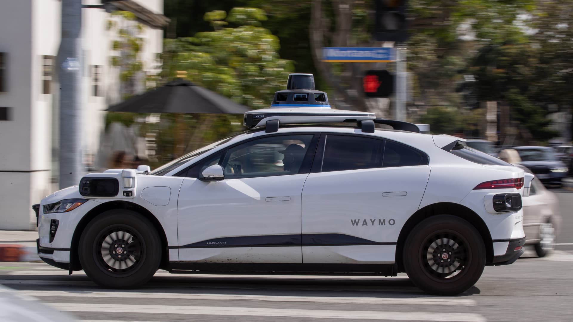 Waymo licensed by regulator to lengthen robotaxi provider in Los Angeles, San Francisco Peninsula