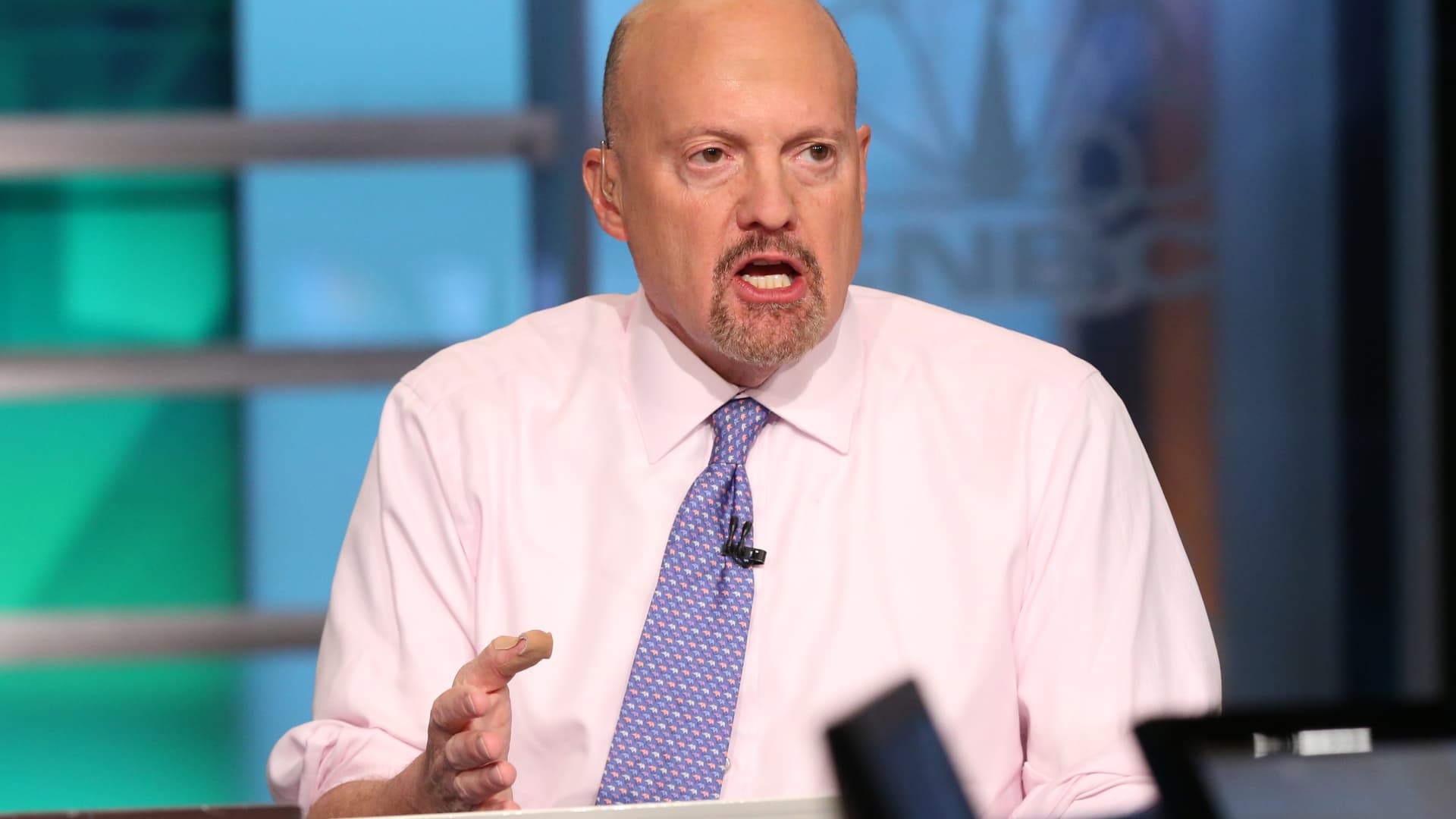 Cramer’s week ahead: Glimpse for earnings from Goal, CrowdStrike, Kroger and more