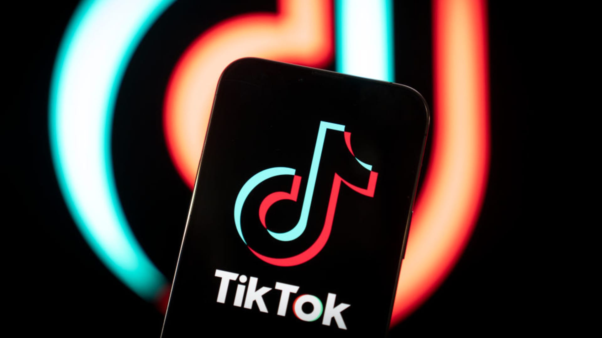 Biden says he’ll ban TikTok if Congress passes invoice, but he’s campaigning on it until then