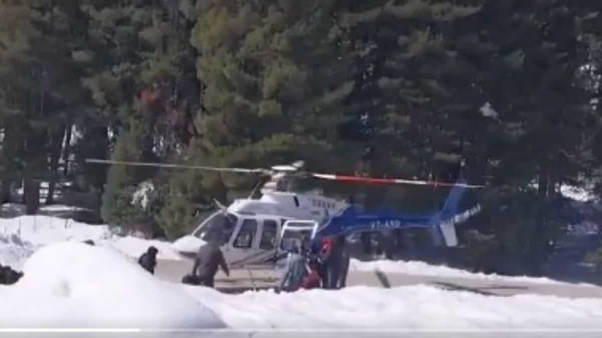 India: 120 stranded passengers airlifted from snow-sure Kanzalwan in J&K