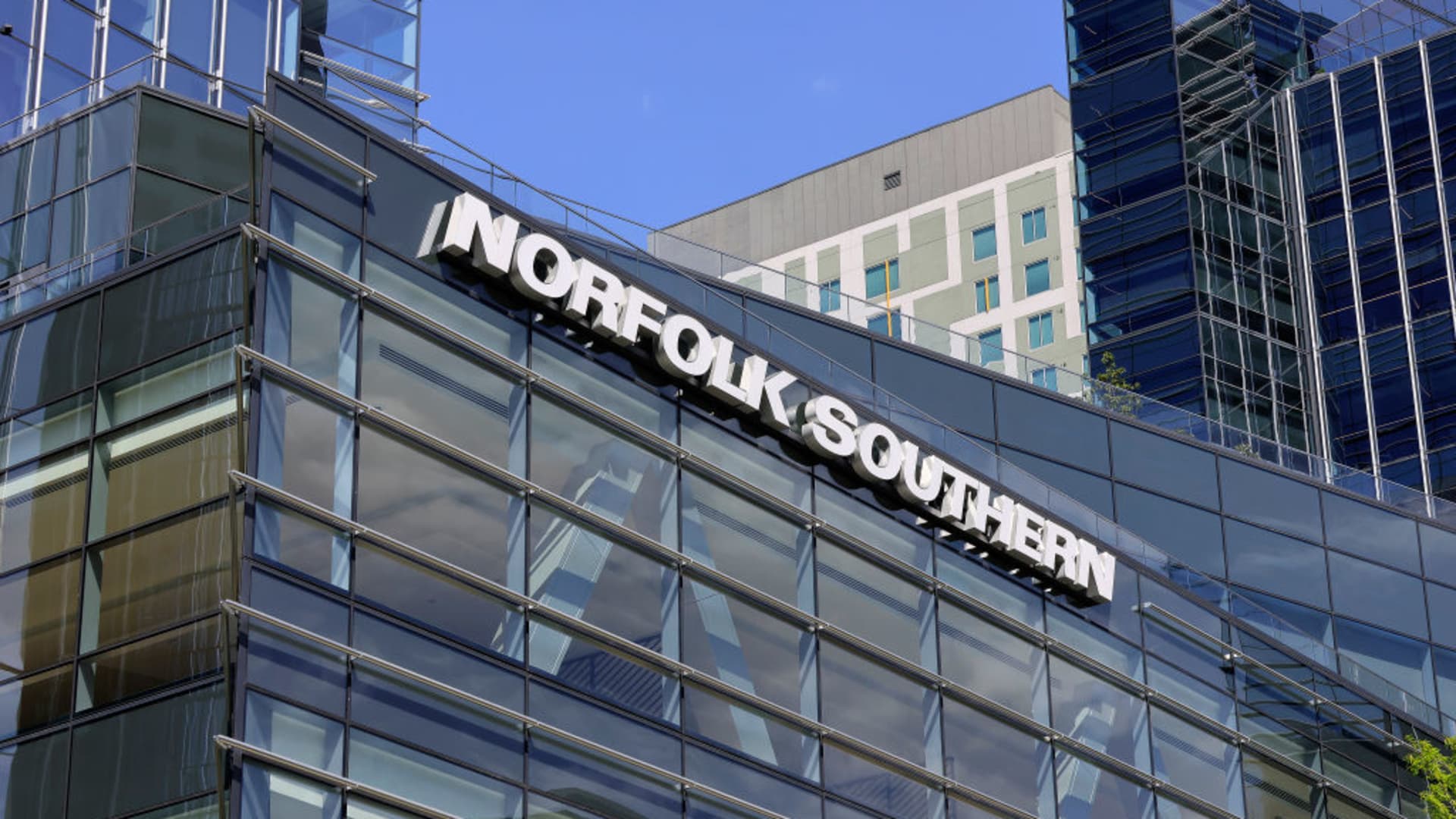 Norfolk Southern activist investor highlights previous abusive behavior of latest COO as proxy fight intensifies