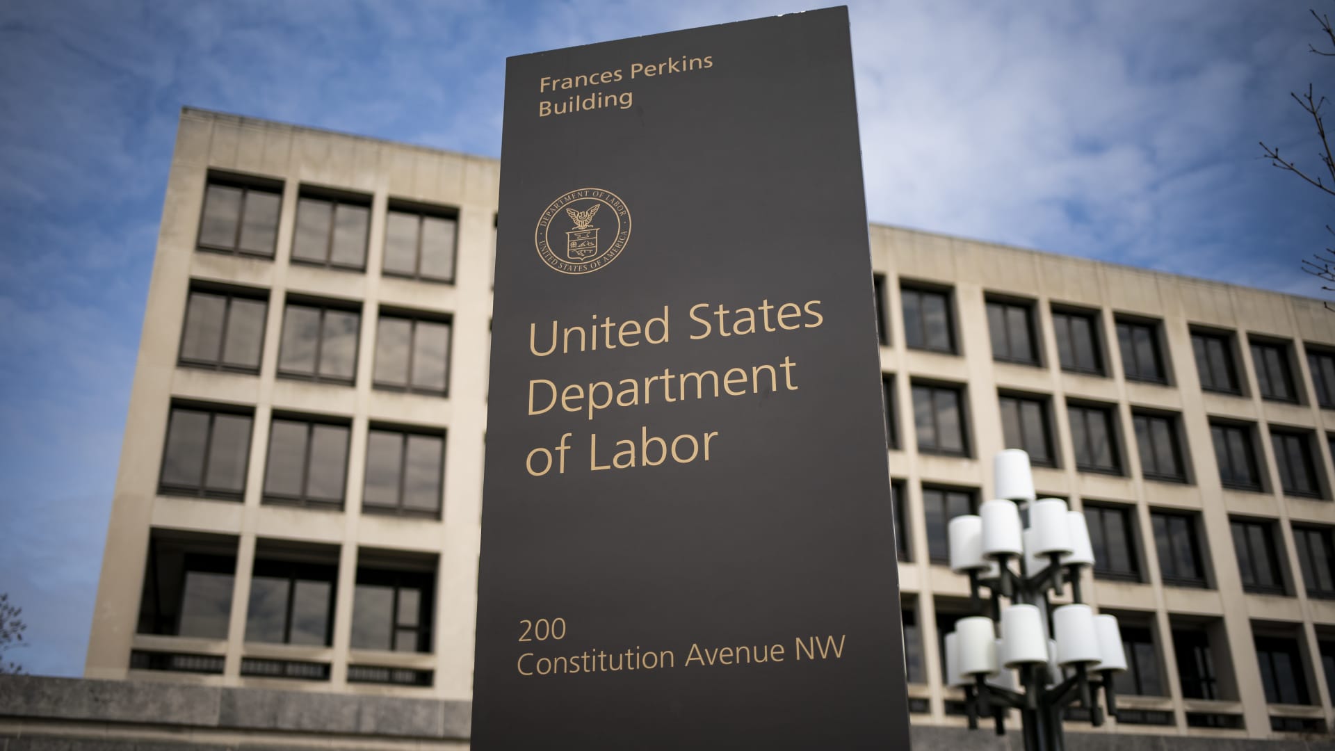 Labor Division disorders rule to crack down on pass retirement financial savings suggestion