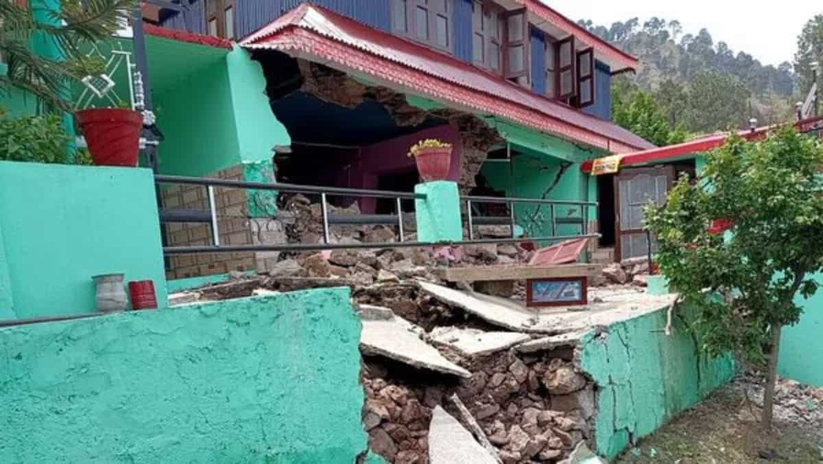 Joshimath Deja Vu: Jammu and Kashmir’s sinking road damages dozens of homes in Ramban district