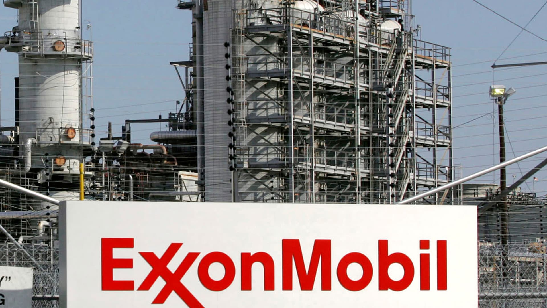 Exxon Mobil reaches settlement with FTC, poised to shut $60 billion Pioneer deal